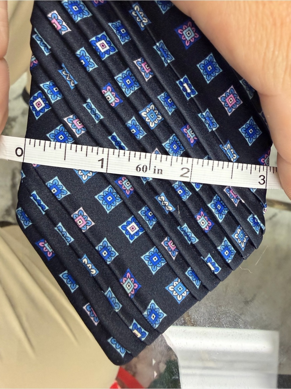 Vitaliano Italy Men's Black Silk Tie with Blue Geometric Motif - Picture 2 of 7